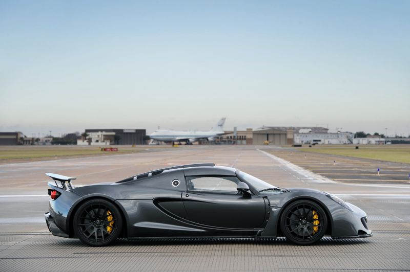 World’s Fastest Production Car from 0 – 300 km/h