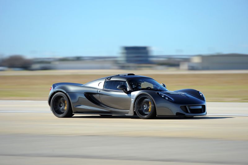 World’s Fastest Production Car from 0 – 300 km/h